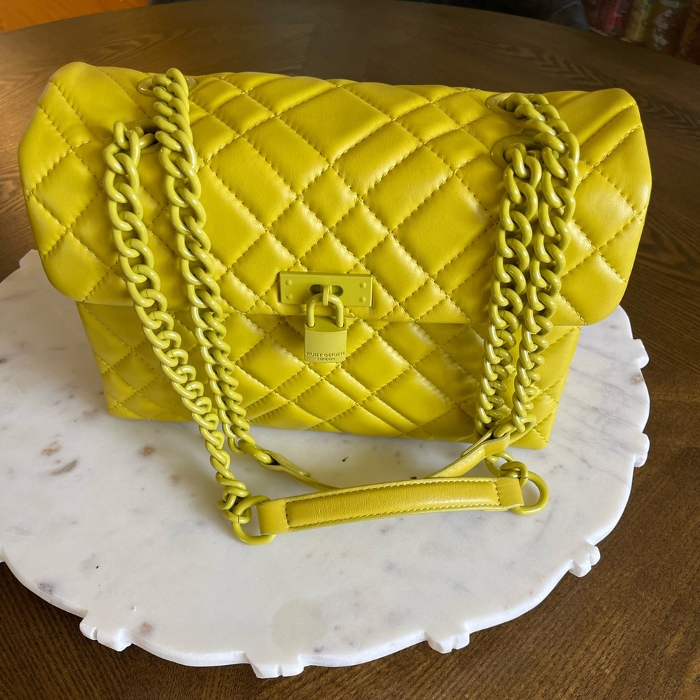 Shoulder bag gently used